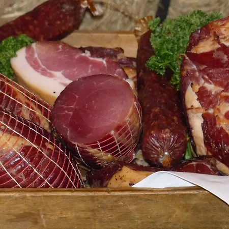 Friedchen Mit Eigener Fleischerei 3*